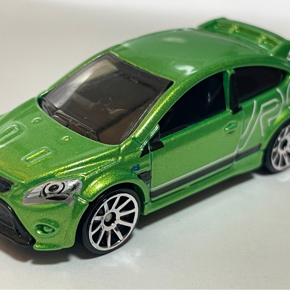 Hot Wheels ‘09 Ford Focus RS Green 1/64 Diecast Loose